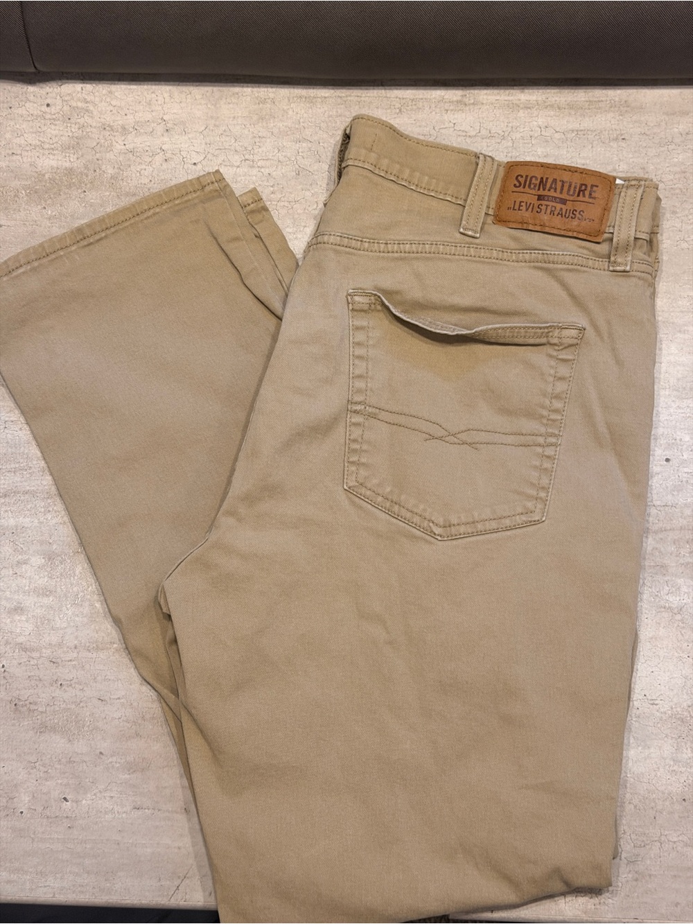 Signature Men's Tan Straight Jeans